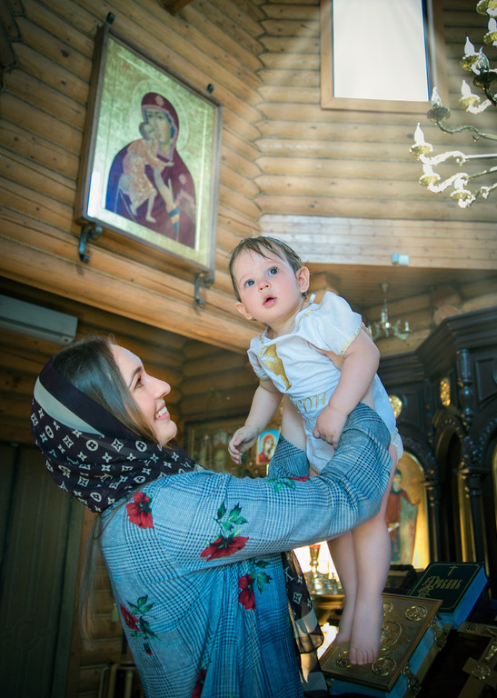 Профессиональная фотосъемка крещения в Ростове-на-Дону